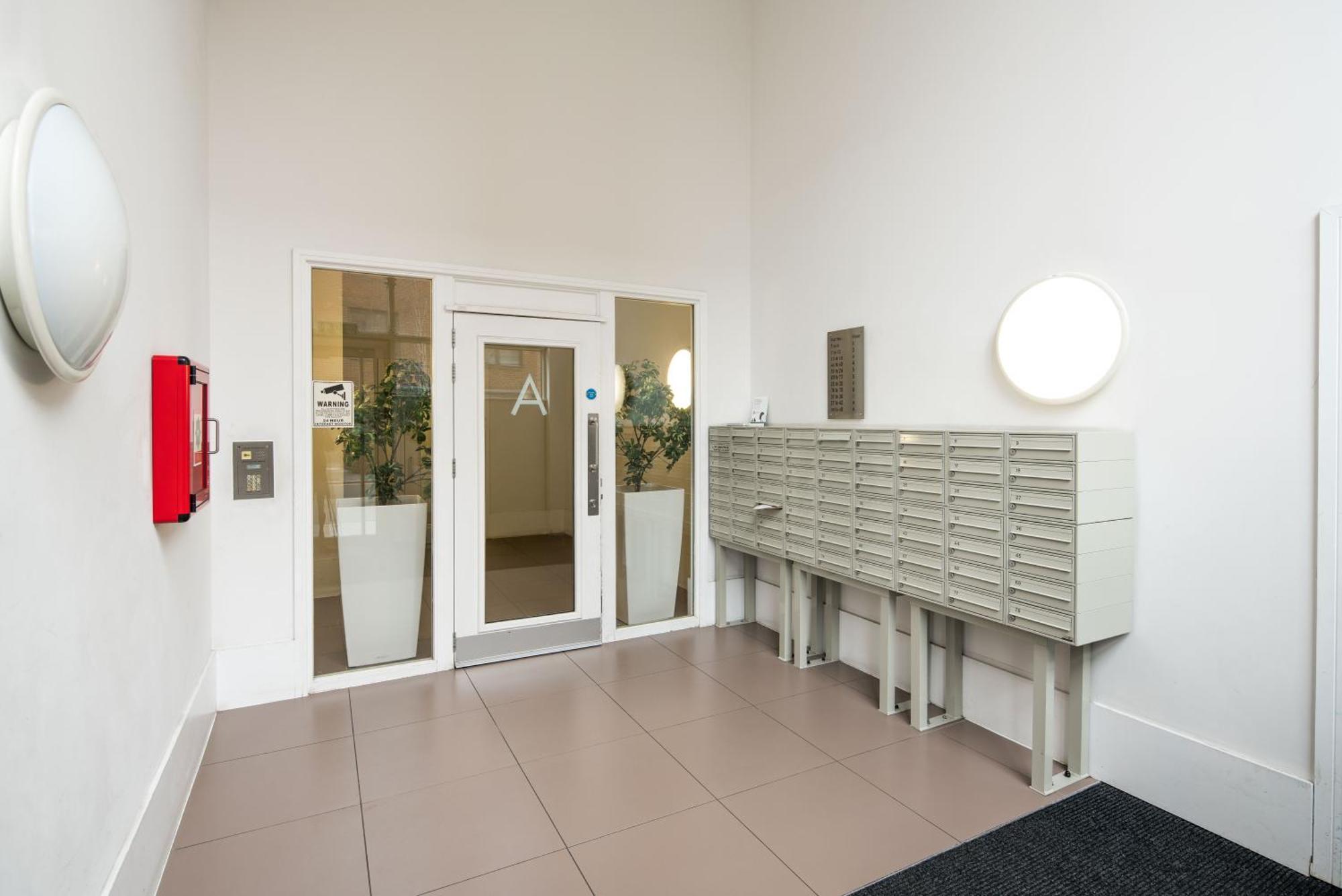 Canning Town -2 Bed Luxury Apartment Лондон Екстериор снимка